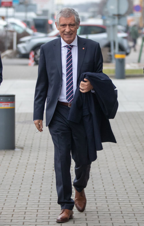 Fernando Santos przyłapany z papierosem w ręku w Warszawie