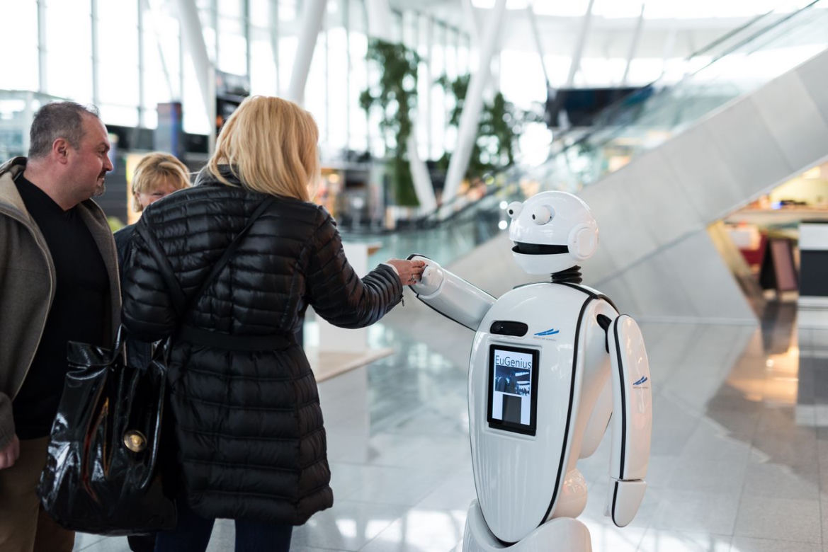 Na wrocławskim lotnisku roboty zastępują ludzi