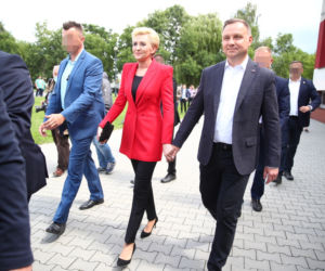 Wybory 2020. Para prezydencka razem z córką oddali głosy w drugiej turze