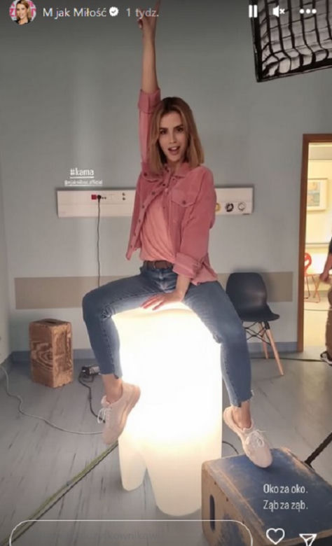 M jak miłość po wakacjach 2023. Kama (Michalina Sosna) na planie