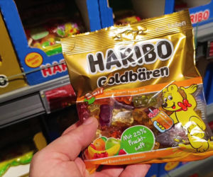 Żelki Haribo w polskich i niemieckich sklepach