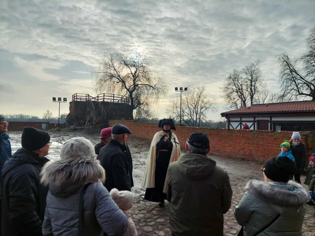Byliśmy w zamku na wyspie po remoncie. Drugiego takiego w dawnych Prusach nie było. Też możecie, ale trzeba się spieszyć. 