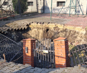 Wyrwa na będzińskiej posesji