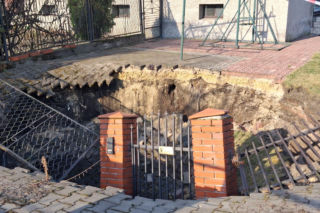 Wyrwa na będzińskiej posesji