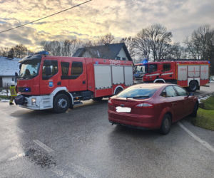 Tragedia pod Krakowem. Nie żyje 11-letnie dziecko potrącone przez auto dostawcze