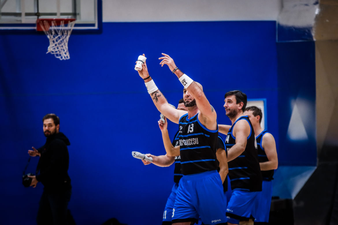 Marcin Gortat w toruńskim "Spożywczaku". Zdjęcia z meczu i z trybun