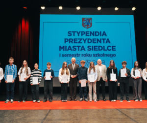 Najzdolniejsi uczniowie odebrali stypendia Prezydenta Miasta Siedlce