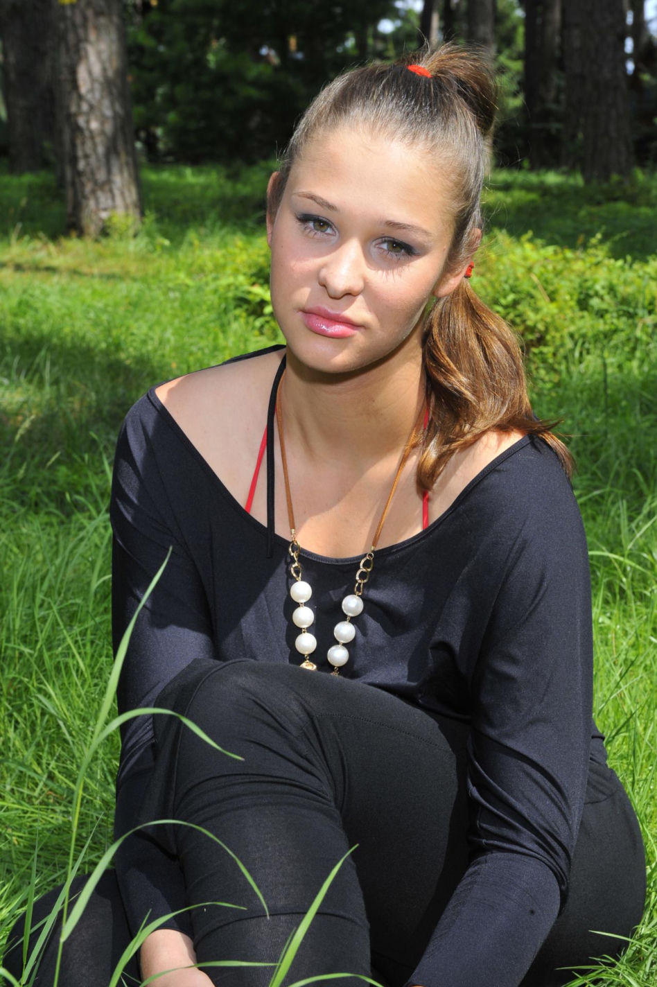 Anna Szymańczyk kiedyś i dziś. Tak aktorka zmieniała się od "Pierwszej miłości" do roli w "Znachorze"
