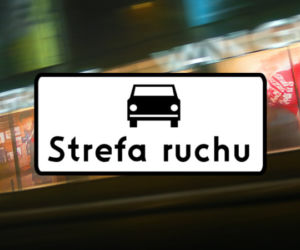 Niecodzienna kolizja na parkingu Galerii Kaskada