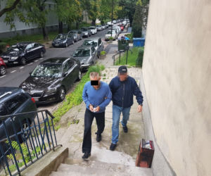 Gazem sterroryzowali optyka 