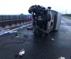 Wokowice. Na autostradzie A4 BUS UDERZYŁ w bariery! Dwie osoby poszkodowane