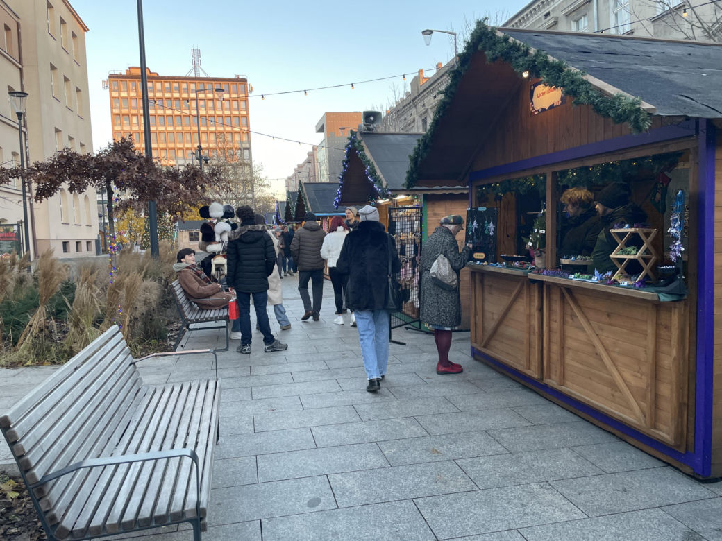 Wystartował Łódzki Jarmark Bożonarodzeniowy. Jakie ceny w tym roku? 