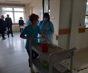 Pierwsze szczepienia przeciwko COVID-19 w Łomży