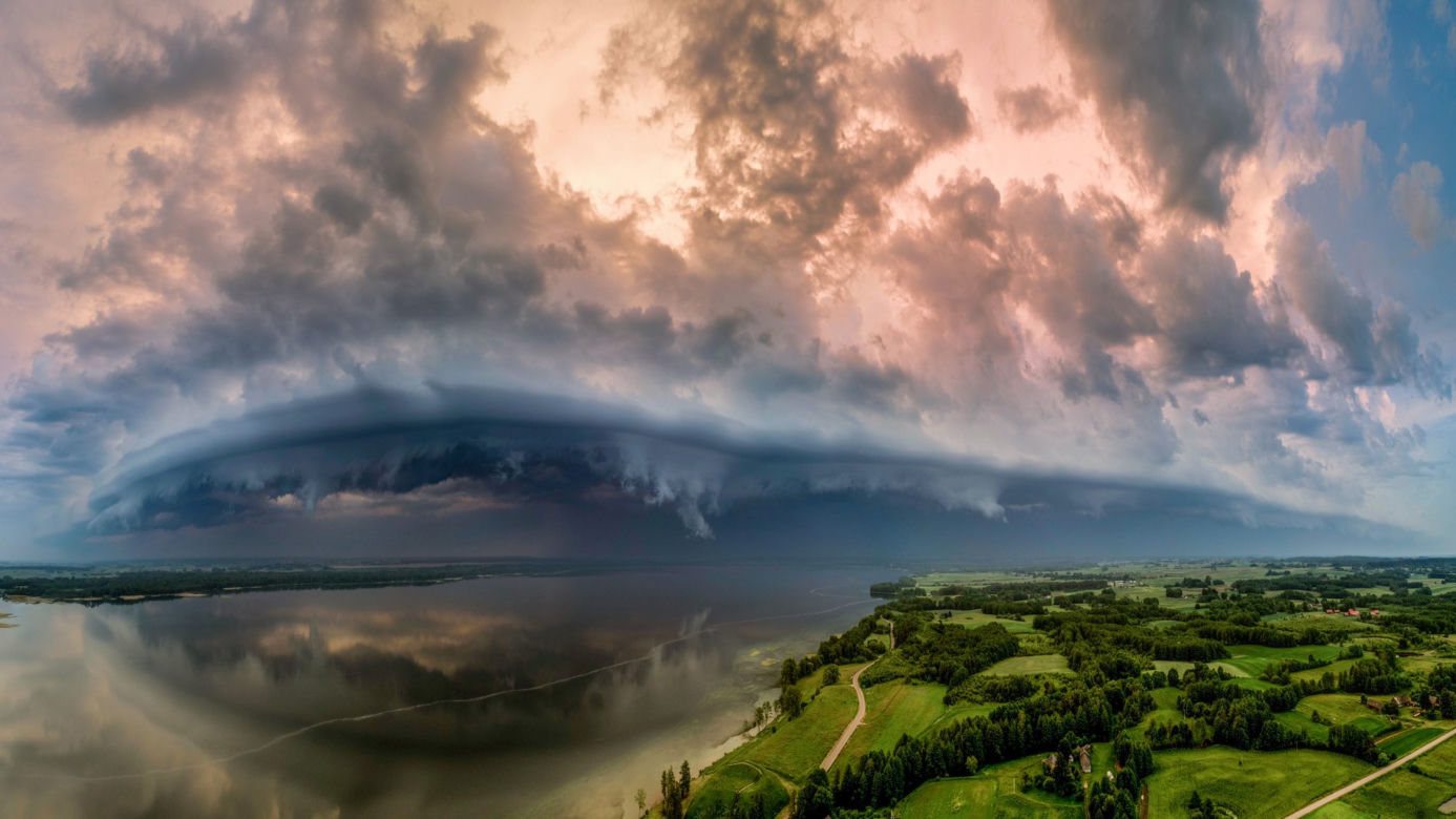 To nie fotomontaż - to niebo na Podlasiu! Magiczny widok nad Puńskiem