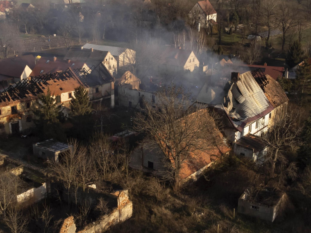 Pożar i akcja antyterrorystów. Dwóch mężczyzn nie żyje