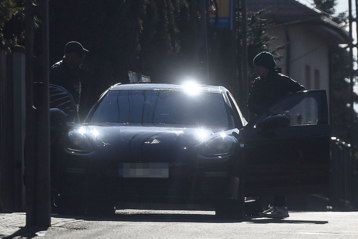 Tata wypucował Idze porsche