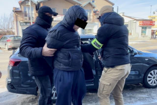 Ojciec zabił mu matkę, on zabił dziadków. Krąg przemocy nie został przerwany. Chciał ich poćwiartować