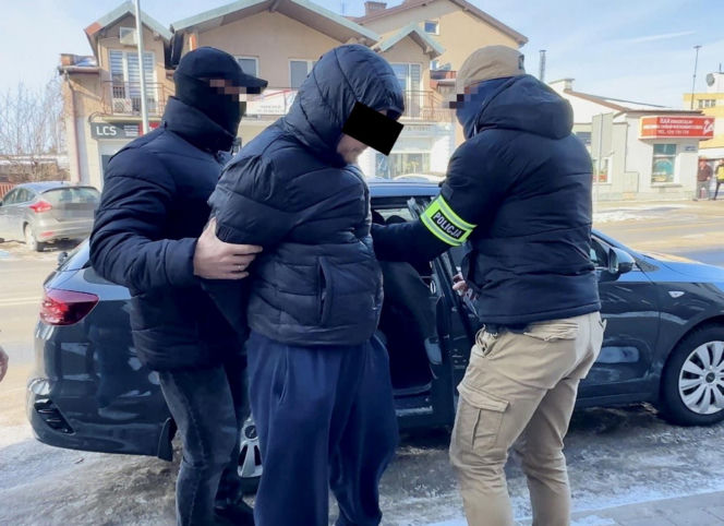 Podwójne zabójstwo w Raciążu. Doprowadzenie podejrzanego