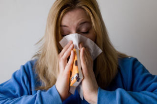 Specjaliści ostrzegają! Szczyt zachorowań na grypę 2025 jeszcze przed nami. Jak się chronić? 