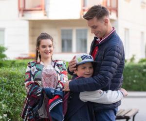 Na Wspólnej odc. 2932. Darek Żbik (Michał Mikołajczak), Jarogniew (Olgierd Jaworski), Kasia (Julia Chatys)