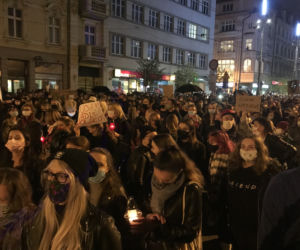 Protest kobiet w Katowicach. Tłumy strajkują przeciwko zakazowi aborcji