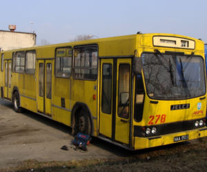 Te autobusy czekają na remont. Będą jedzić jako pojazdy retro po Nowym Sączu