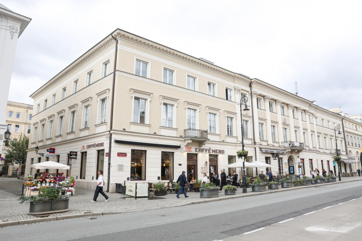 Warszawa dawniej i dziś. Róg Nowego Światu i Wareckiej