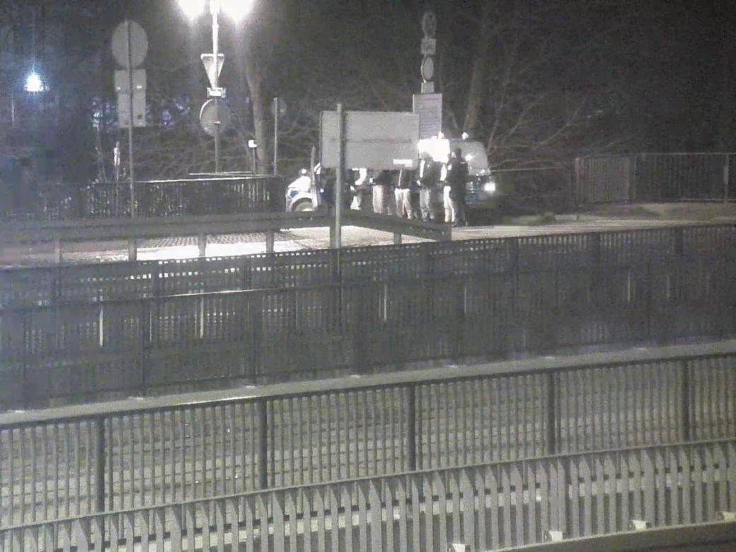 Najpierw zabrał się za gitarę, potem skopał saksofon. Wszystko nagrała kamera