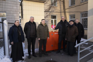 Kardynał Ryś zmobilizował wiernych. Pomoc warta miliony złotych trafiła na Ukrainę