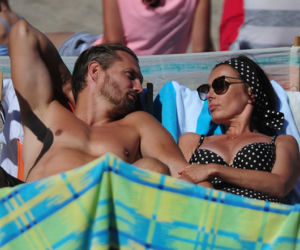 Katarzyna Glinka z rodziną na plaży w Kołobrzegu