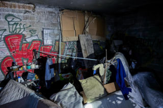 Streetworking przy -18 stopni Celsjusza. Artur i Dorota z organizacji Serca Torunia nie zamierzają się poddać