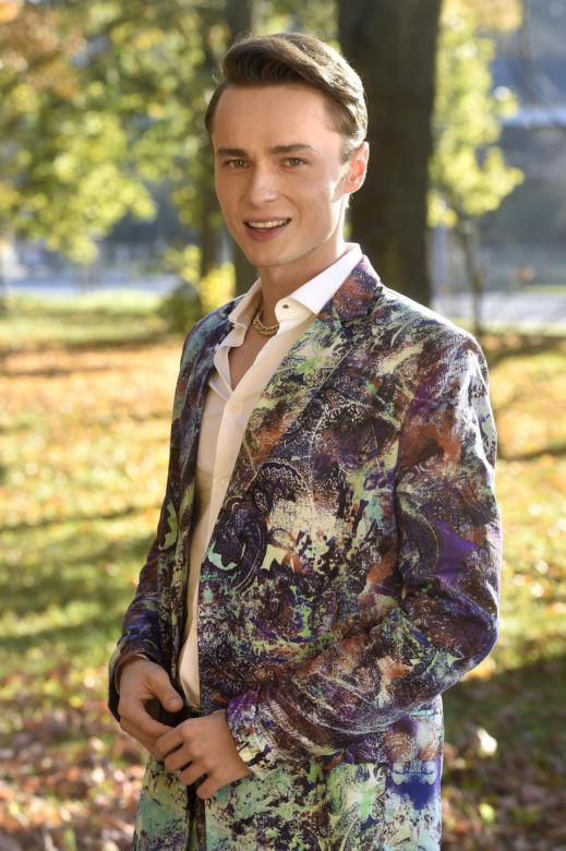 Tak przez lata zmieniał się Patryk Pniewski. Zaczynał jako idol nastolatek w "Pierwszej miłości"