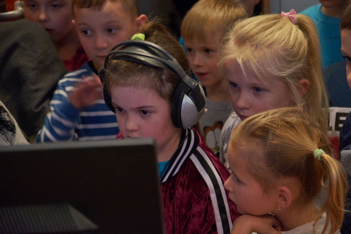 Recytowali i śpiewali. Dzieci z gminy Uchanie odwiedziły Radio ESKA Lublin