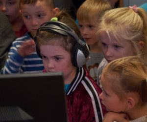 Recytowali i śpiewali. Dzieci z gminy Uchanie odwiedziły Radio ESKA Lublin