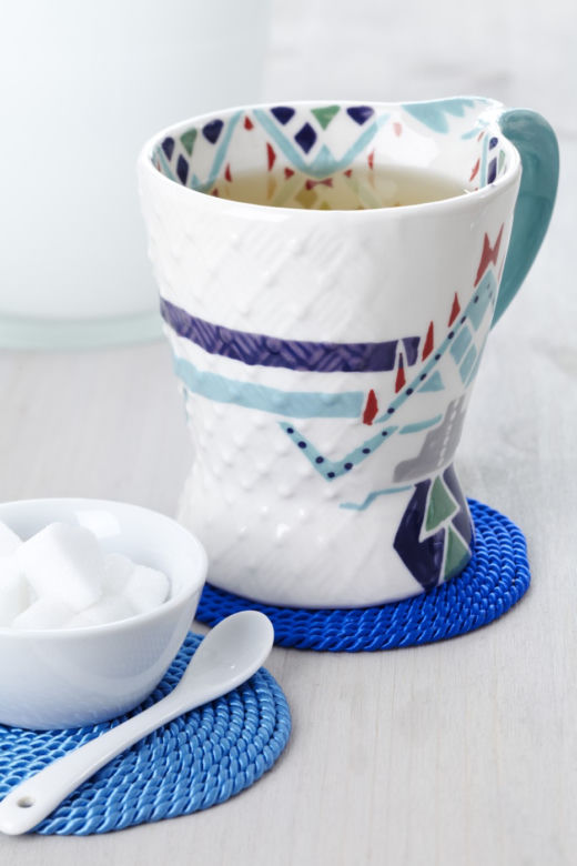 Przyjęcie w stylu marynistycznym. Motywy morskie na ceramice