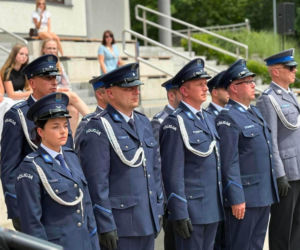 Święto Policji w Starachowicach. Uroczyste awanse, rodzinny piknik i podziękowania