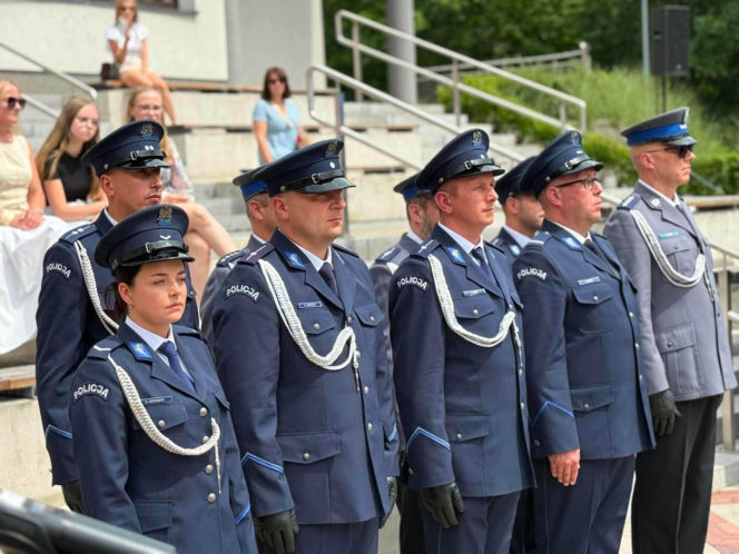 Święto Policji w Starachowicach. Uroczyste awanse, rodzinny piknik i podziękowania
