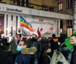Strajk Kobiet w Szczecinie: Manifestacja pod siedzibą PiS - 27 stycznia 2021 r.