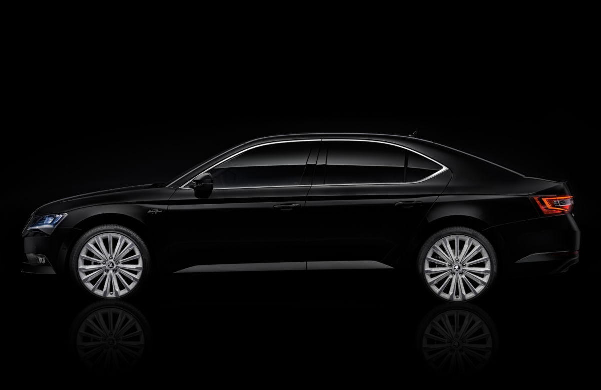 Skoda Superb Black Crystal