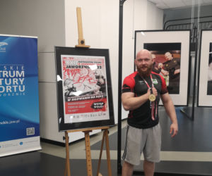 Policjant z Krakowa mistrzem Polski w armwrestlingu. Nikt nie ma silniejszej prawej ręki od niego
