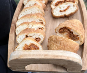 Pączek z paprykarzem kamieńskim