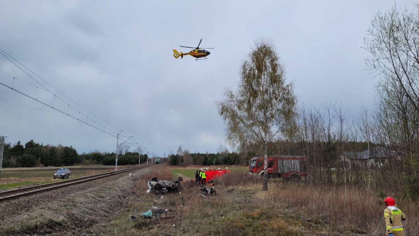 Straszna tragedia na przejeździe kolejowym. Rodzice zginęli, maluszek trafił do szpitala