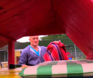 Więźniowie zajmują się zwierzętami w schronisku