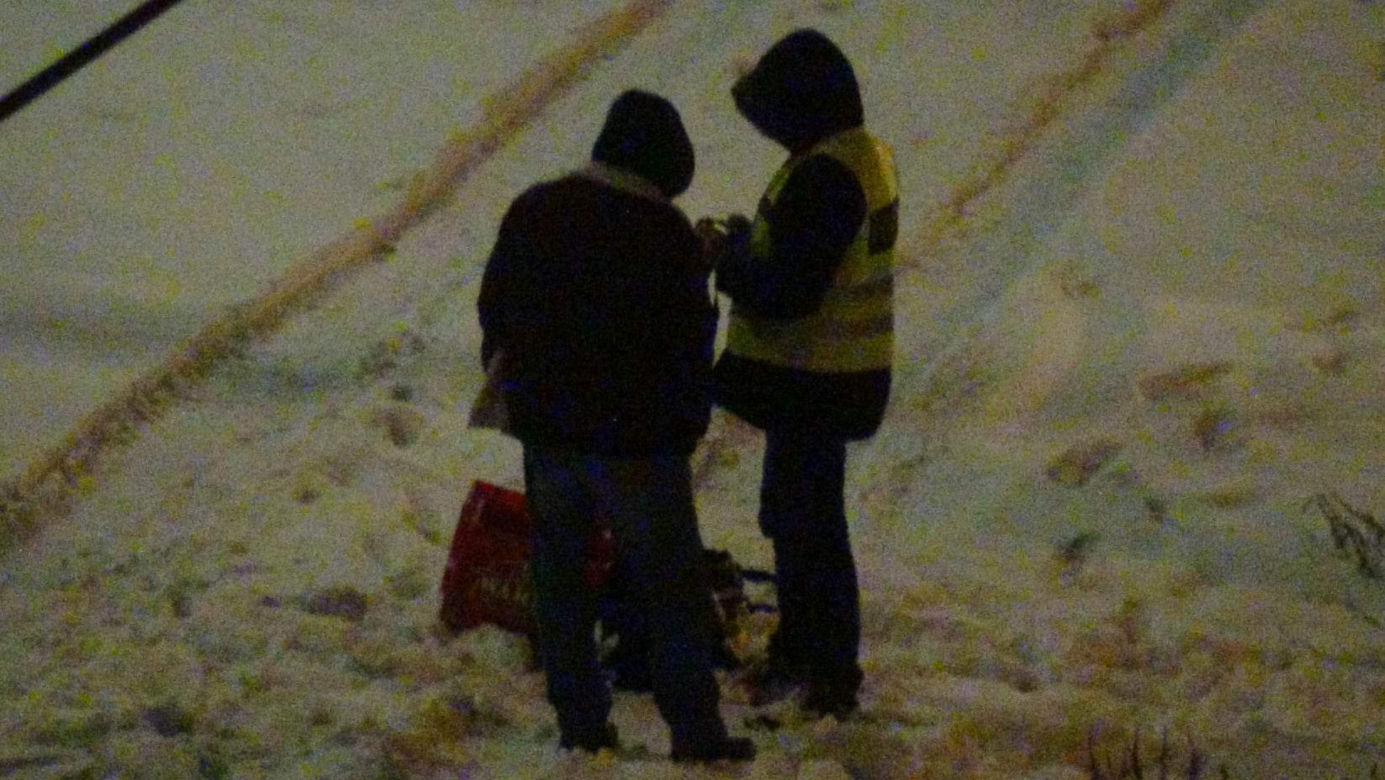 Warszawa: Pieszy wpadł pod pociąg na Targówku! Pilna akcja służb na ul. Naczelnikowskiej