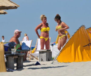 Beata Kozidrak na plaży. Płynie w niej gorąca krew!