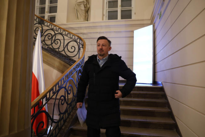 Afera przed IO. Piesiewicz i Małysz przyjechali do ministra sportu