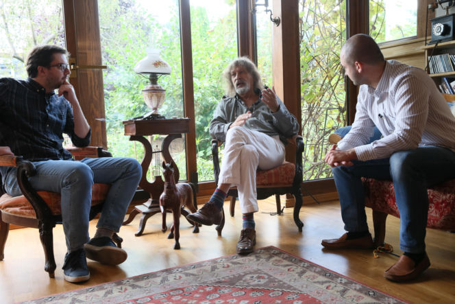 Wiemy, u kogo teraz mieszka Jarosław Kaczyński! W takich warunkach spędza czas. Mamy ZDJĘCIA!