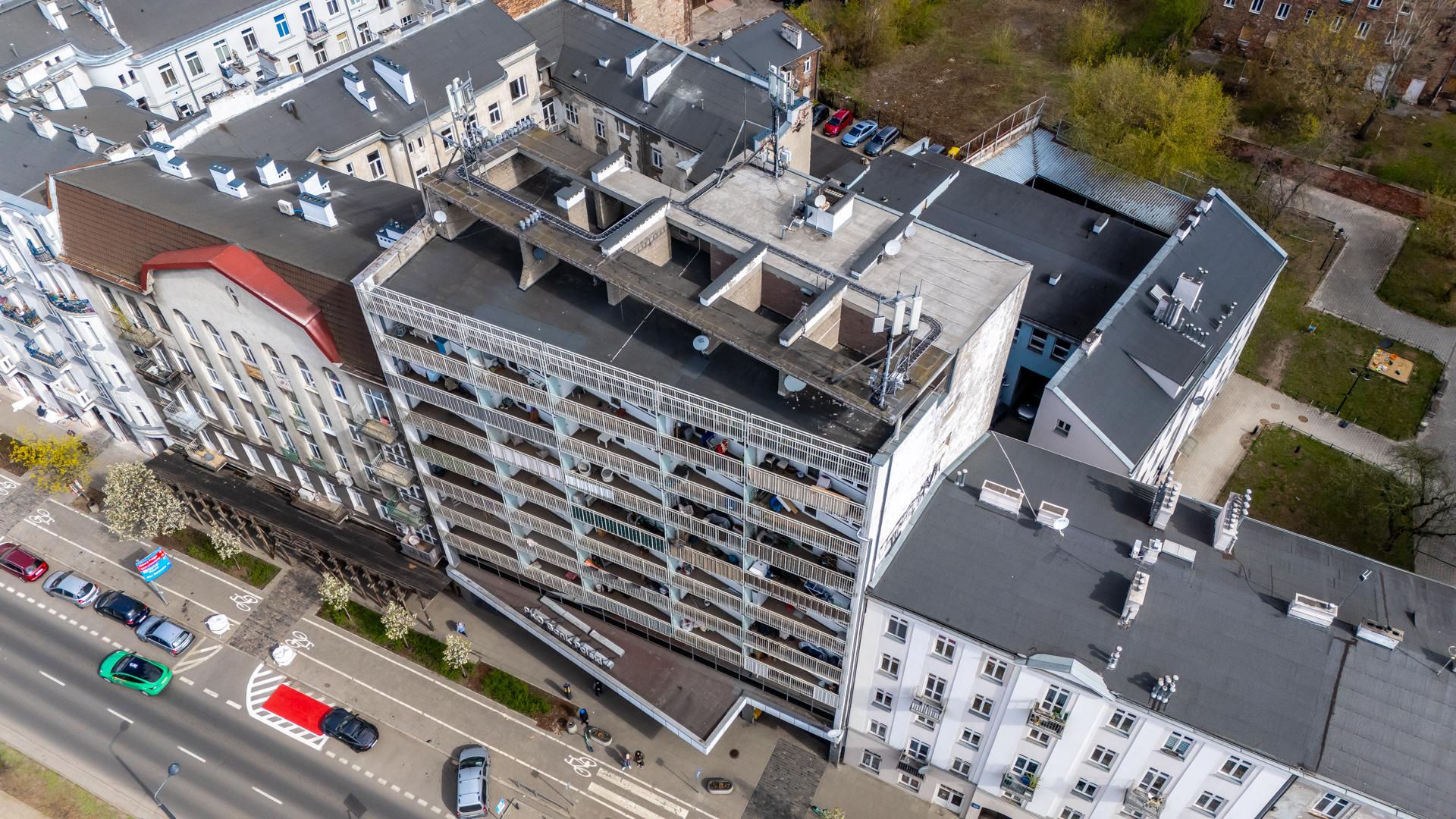 Blok przy Targowej 42 w Warszawie