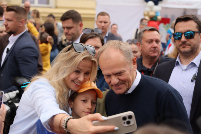 Donald Tusk zaprosił dzieci do ogrodów Kancelarii Premiera