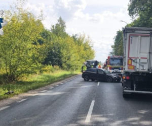 Wypadek w miejscowości Skarszew. Droga jest zablokowana